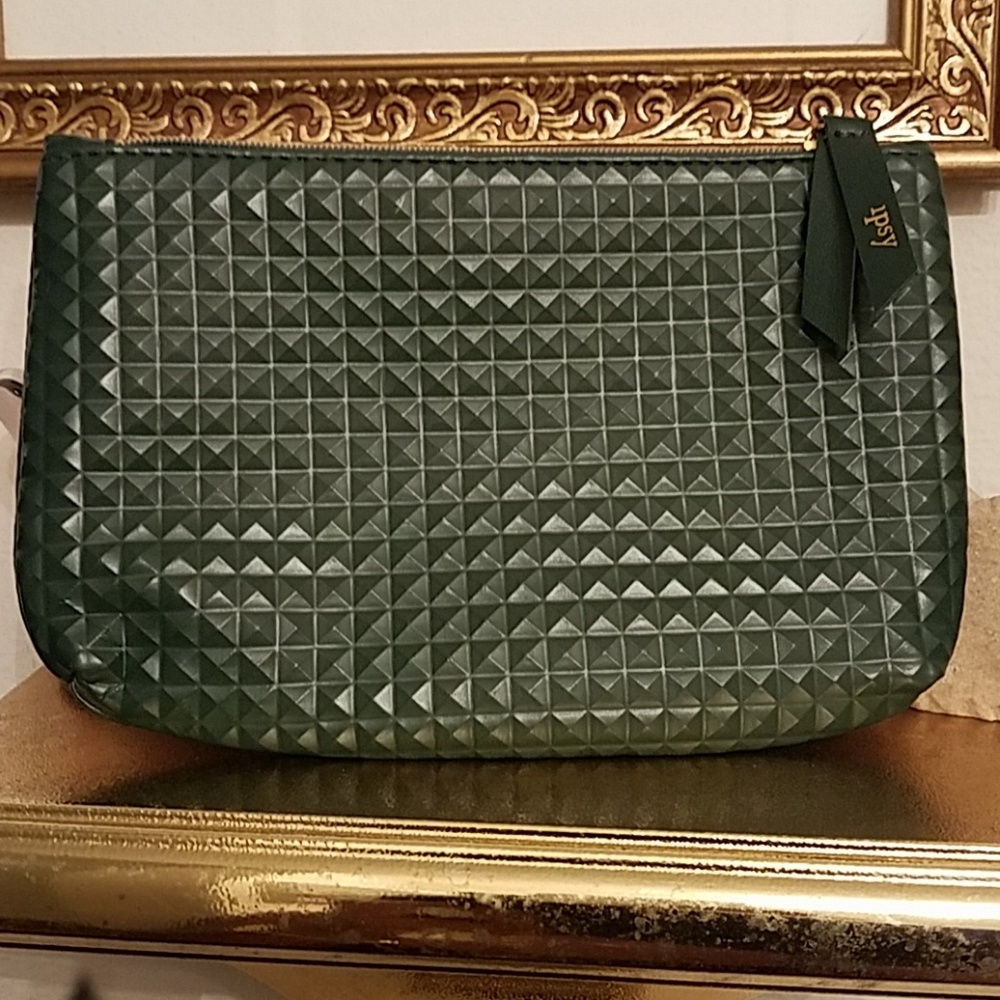 Ipsy makeup bag